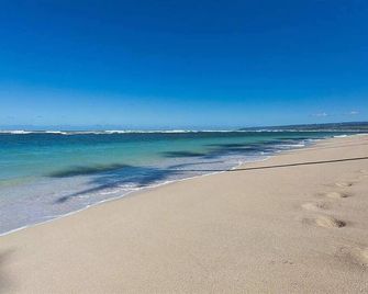 North Shore Island Bungalow, Steps to Beach - Haleiwa - Beach