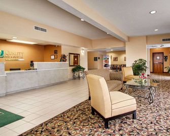 Quality Inn & Suites Hattiesburg North - האטיסברג - לובי