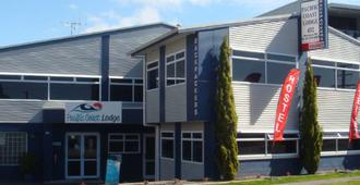 Pacific Coast Lodge and Backpackers - Mount Maunganui - Building