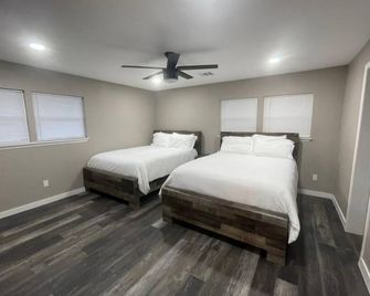 Apt 1- High Plains Lodge at Nomad Landing - Clayton - Slaapkamer