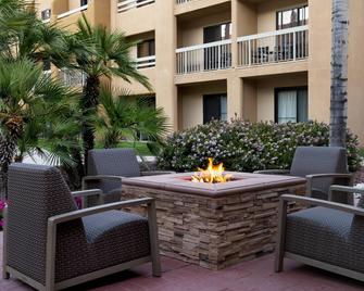 Courtyard by Marriott Palm Springs - Palm Springs - Veranda
