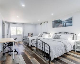 Muskoka House 4bdr Bbq 55\'Hdtv Wifi Ac Sleep12 - Muskoka - Bedroom
