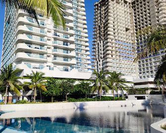 Kozen Azure North - San Fernando - Piscina