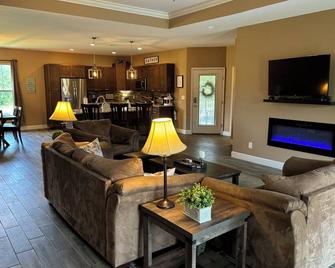 The Dogwood - Cozy, spacious & Luxurious open floor plan - Brewton