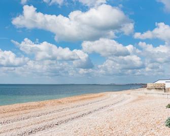 Pebbles By Bloom Stays - Folkestone - Plaj