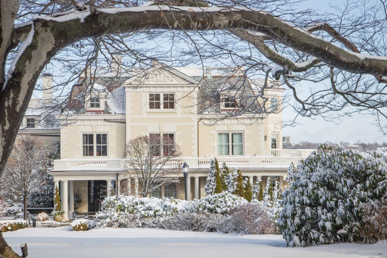 ذا تشانلير أت كليف ووك