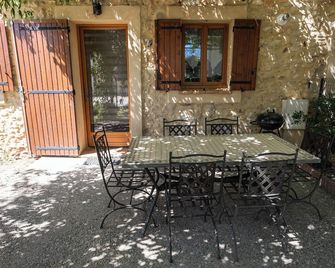 Character house in the heart of the Luberon park - Gargas - Patio
