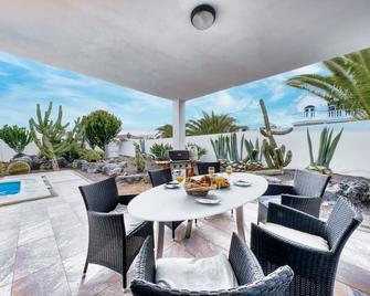 Casa Eden naturist area, full privacy, relax and private pool - Charco del Palo - Innenhof