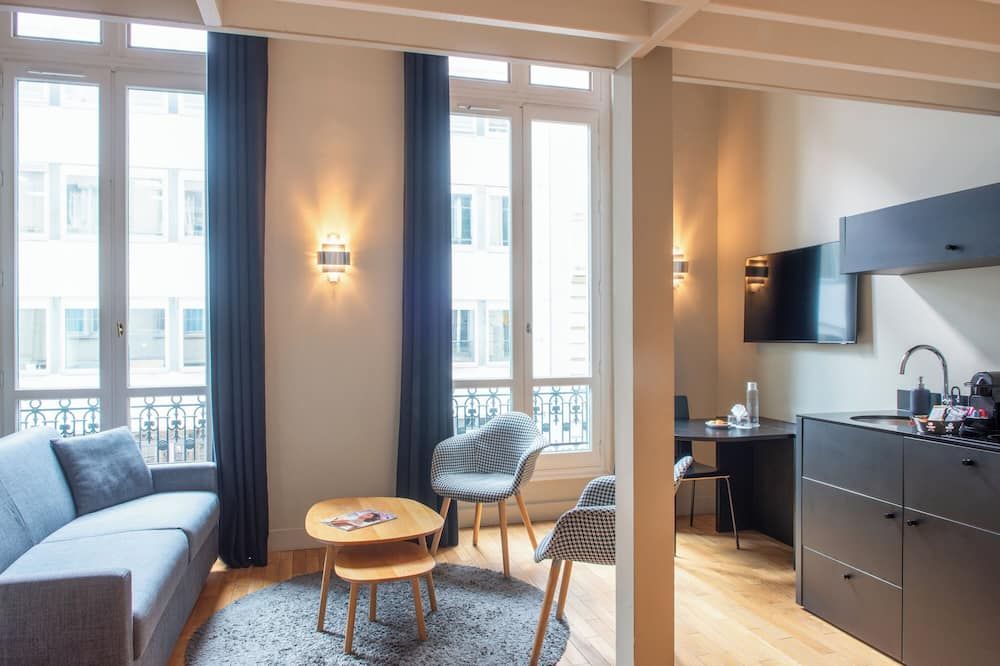 Suites et Hotel Helzear Etoile