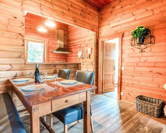 Traditional Chalet with Garden near Malmedy & Hautes-Fagnes - Malmedy - Salle à manger