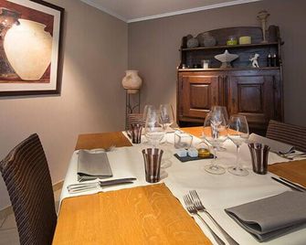 Hotel Le Moulin Simonis - Vresse Sur Semois - Dining room