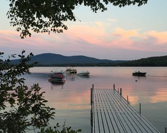 Inn at Pleasant Lake - New London - Vista esterna