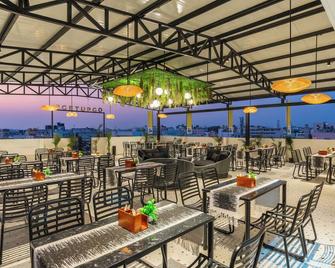 The Hosteller Bangalore, Marathahalli - Bangalore - Restaurante