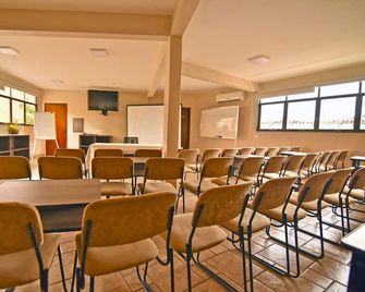 Don Antonio Hotel - Ceres - Meeting room