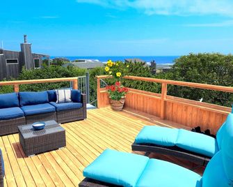 Immaculate Luxury Fire Island Pines Home, Gourmet Kitchen, Pool, Hot Tub Private - Sayville - Balcón