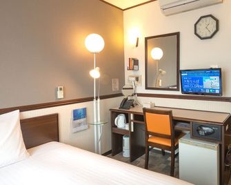 Toyoko Inn Shin-Osaka Chuo-guchi Honkan - Osaka