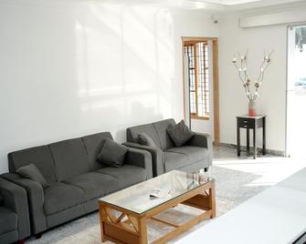Kailath Hotels - Tiruvalla - Living room