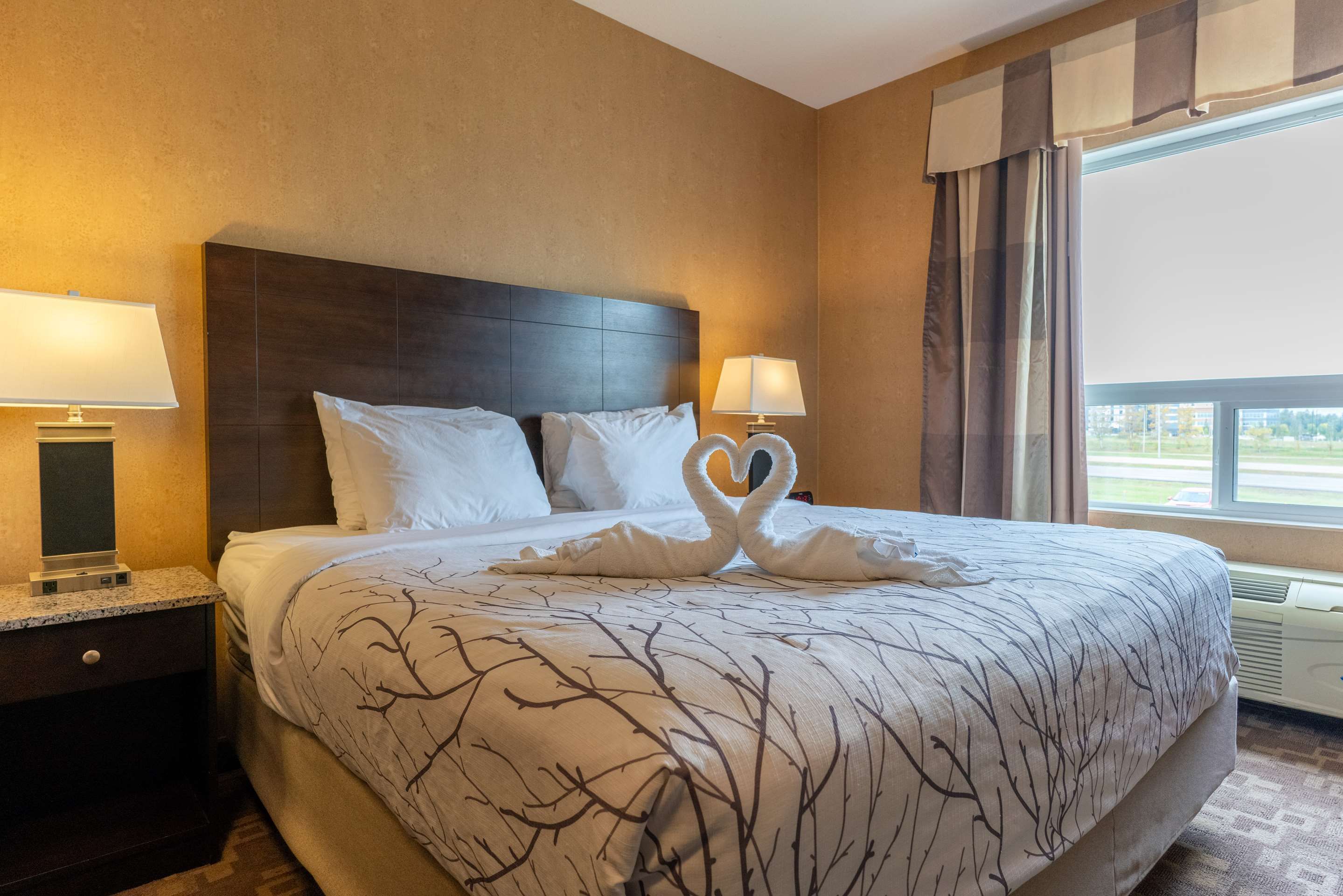 Best Western Plus South Edmonton Inn & Suites thumbnail 2