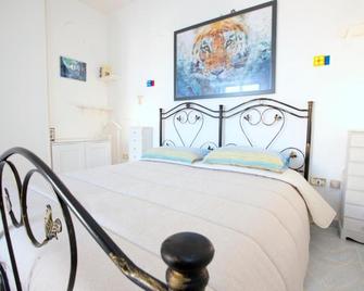 Matera Belvedere - Matera - Habitación