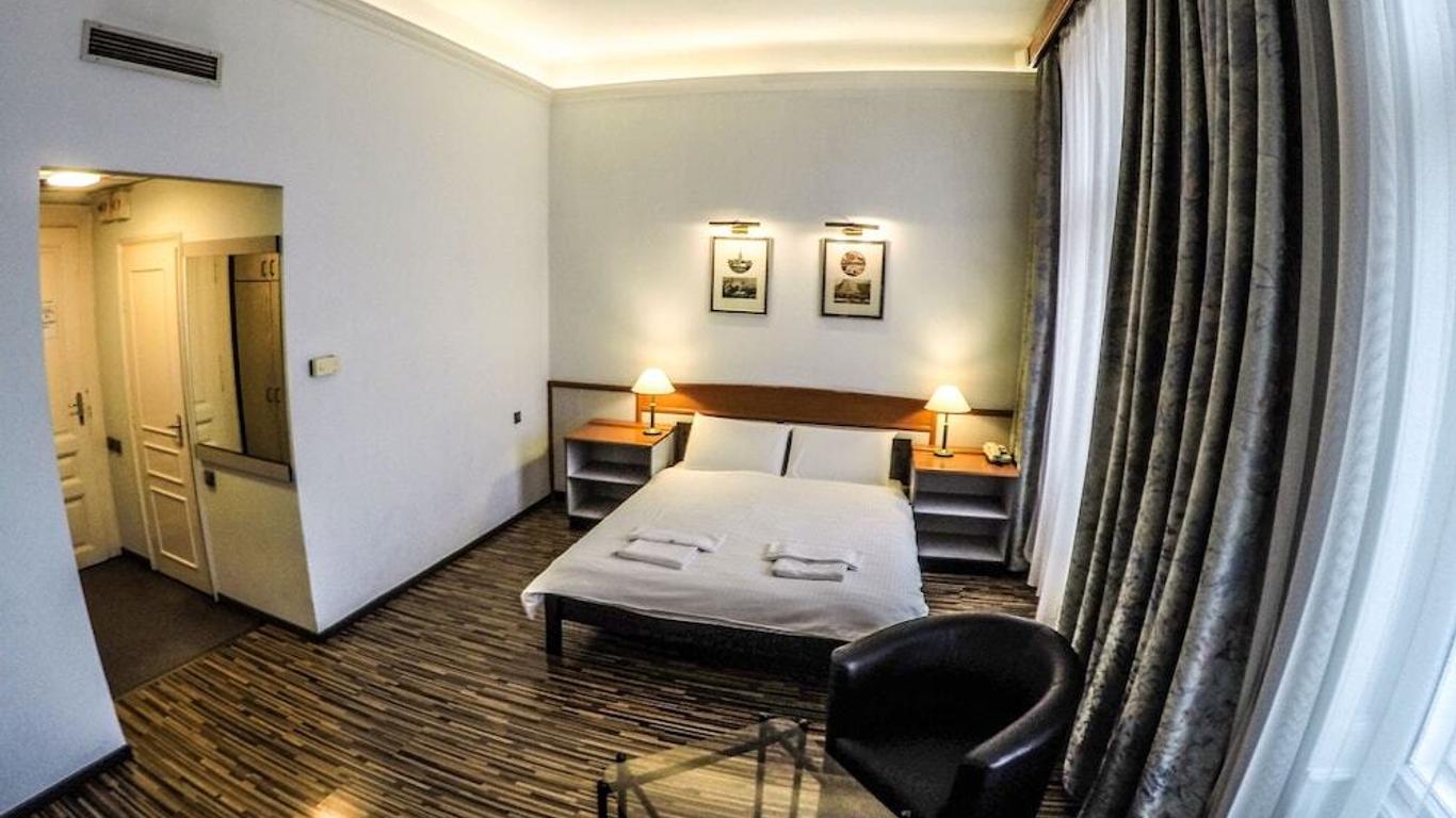 Korona Hotel