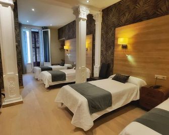 Hostal Aguilar - Madrid - Bedroom