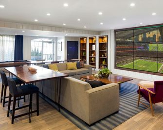 Holiday Inn Bloomington W MSP Airport Area By IHG - Bloomington - Lounge
