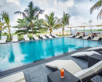 The Beach Apartments - Negombo - Zwembad