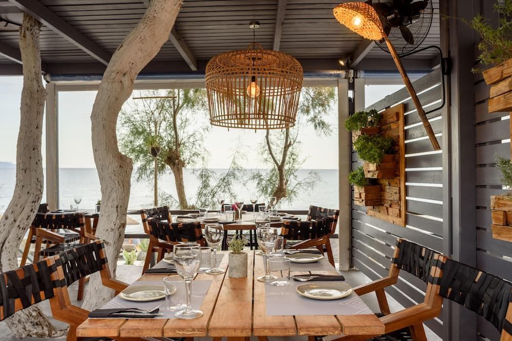 Afroditi Venus Beach Resort - קאמארי - מסעדה