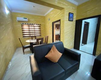 Koraf Hotels & Apartments - Abuja - Living room