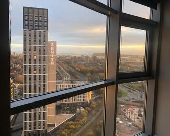 High View Serviced Apartment - Cardiff - Balcony