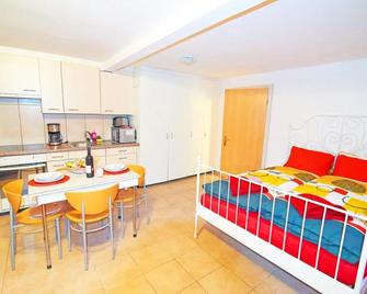 Sunny Day Holiday Apartment - Interlaken