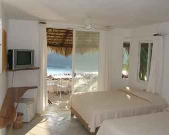 Hotel Villas Fandango - La Crucecita - Bedroom