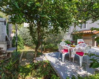 Studio apartment Zeljka - Pula - Patio