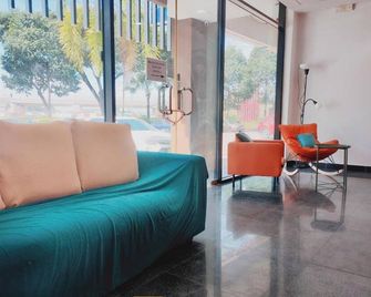 Br Parklands Hotel - Klang - Вітальня