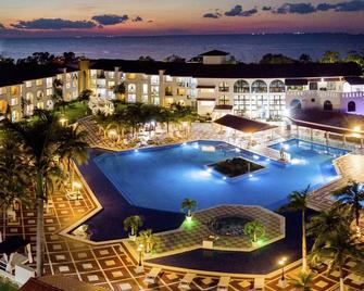 Cozumel Hotel & Resort TM by Wyndham All Inclusive - Cozumel - Pool