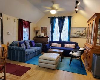 A vacation house on Angle Pond in New England, USA - Hampstead - Living room