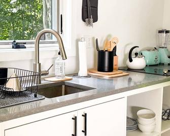 Lil' Rita - Bloomville - Kitchen
