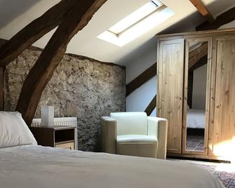 Charming 3 bedroom gite in a beautiful village on the River Lot - Albas - Habitación