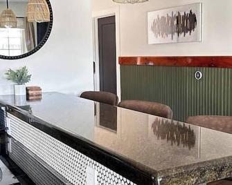 Fir Avenue: Game-On Getaway - Lompoc - Front desk