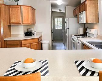 Private, Quiet, Willow Creek Retreat - Willow Creek - Cocina