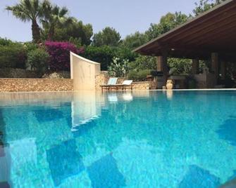 Villa Giulia - Sicilian Luxury Garden - Punta Secca - Pool