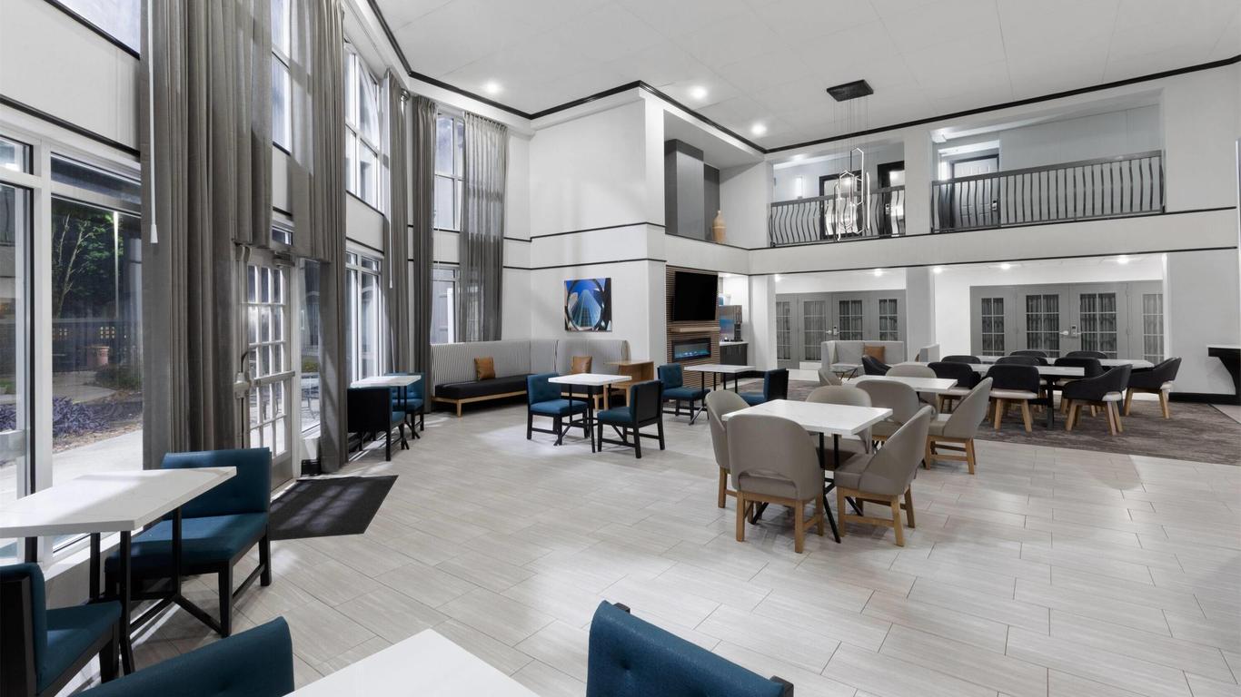 لا كينتا إن آند سويتس باي ويندام هوستن بوش آي إيه إتش ساوث