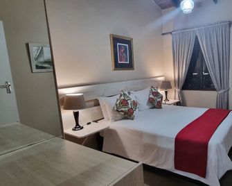 B My Guest - Knysna - Bedroom