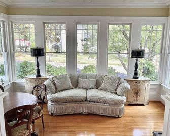 Historic Bauknight House, the Jewel of Walhalla. - Walhalla - Sala de estar