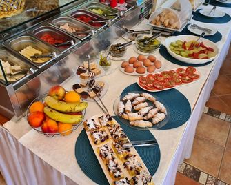 Hotel Fineso - Budva - Buffet