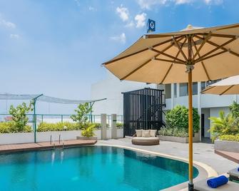 Rattanachol Hotel - Chonburi - Pool
