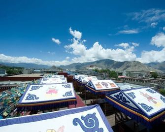 Thangka Hotel - Lhasa - Balcony
