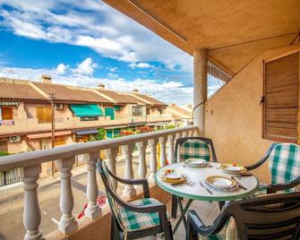 Welcome to this lovely vacation apartment with private balcony. - San Pedro del Pinatar - Balcon
