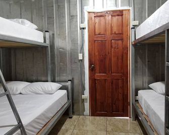 Arenal Container Hostel - La Fortuna - Habitación
