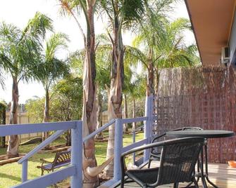 Inverloch Motel - Inverloch - Balcony